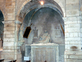 Pieta - Eglise-de -Joyeuse.JPG